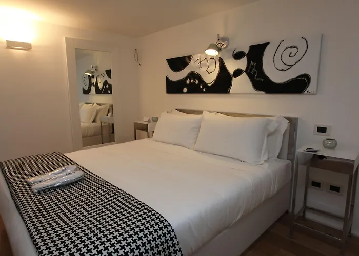 LHP Suite Roma Piazza del Popolo